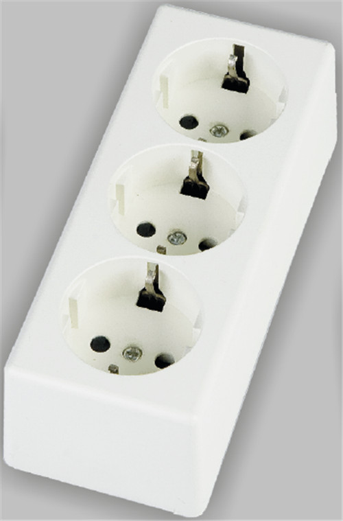 3 way schuko socket surface type PC material