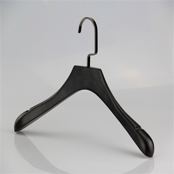 high quality black wooden coat hanger for clothes