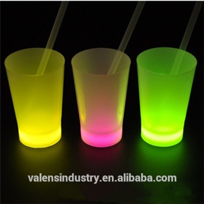 New Item Glow In The Dark Reusable Cup With Ice Cube Recyclable For Party/Festival/concert/camping/Bar/Game/Wedding