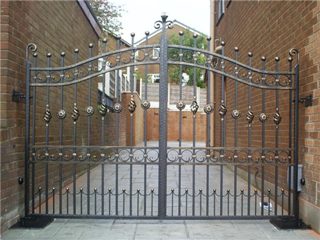 simple yard iron gates courtyard swing driveway gate Yishu metal factory