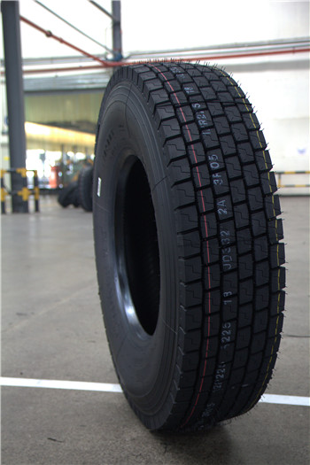 China factory all steel heavy duty airless truck tires for sale 11R22.5 12R22.5 295/80R22.5 315/80R22.5 385/65R22.5