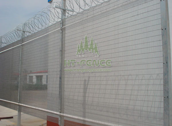 High security fence with razor&barbed wire