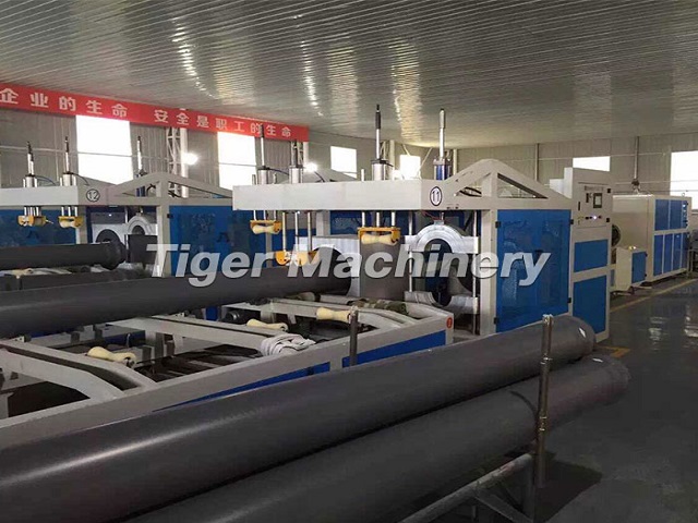 PVC pipe material production line