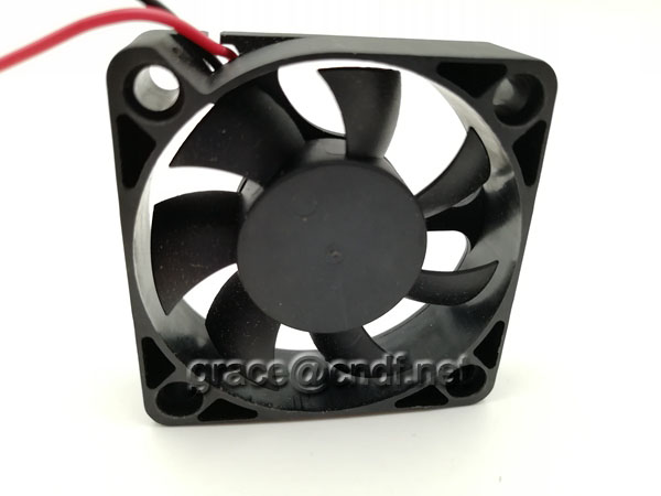 CNDF made in china manufacturer 50x50x15mm small size plastic case 7 blades with high speed 6000rpm 16.56cfm 12VDC 0.21A dc brushless fan