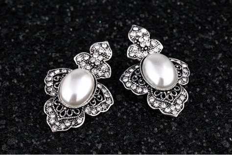Fashion Pearl earrings pendants