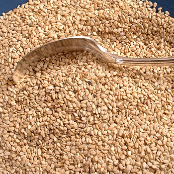 BUY SESAME SEEDS,SOYBEANS SEEDS,CASHEW NUTS,SUNFLOWER OIL 