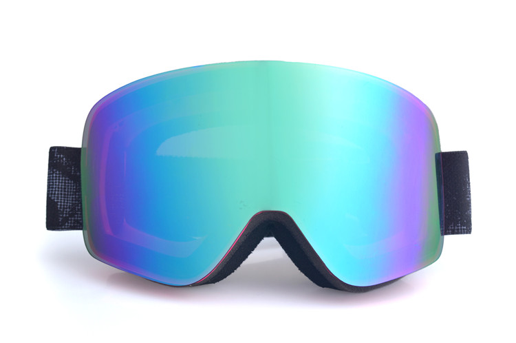 New cylindrical model ski goggles with REVO coating