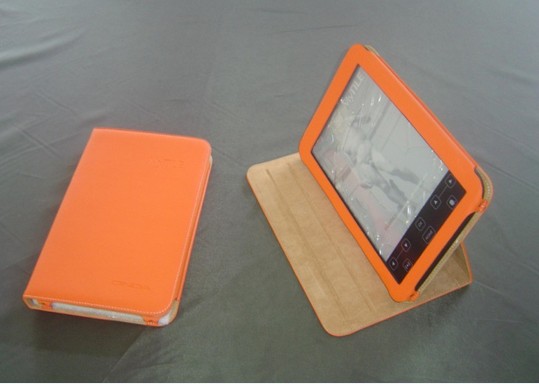 Чехлы для iPad 2 