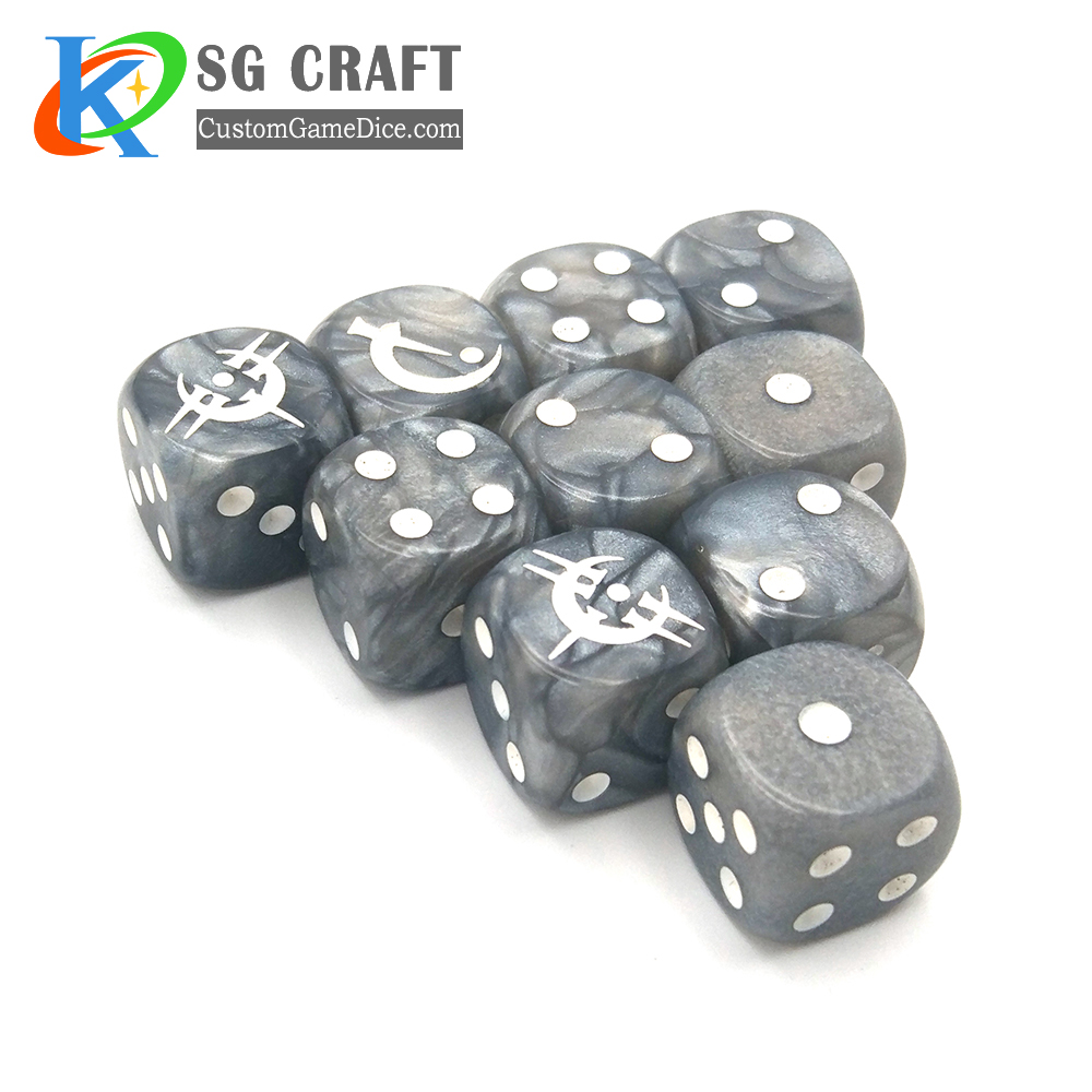 plastic game dice