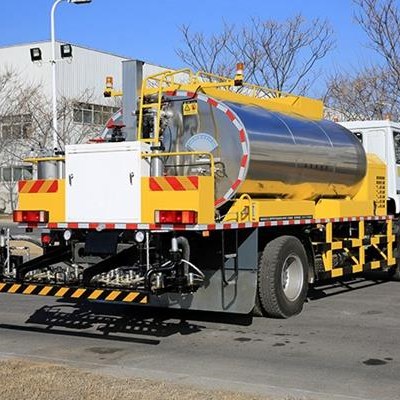 4500 Liters Asphalt Distributor Truck