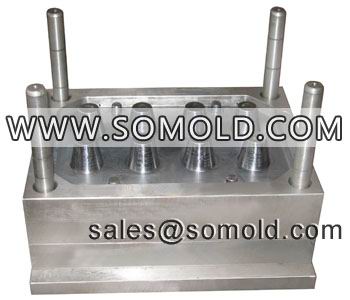 injection mould for labware