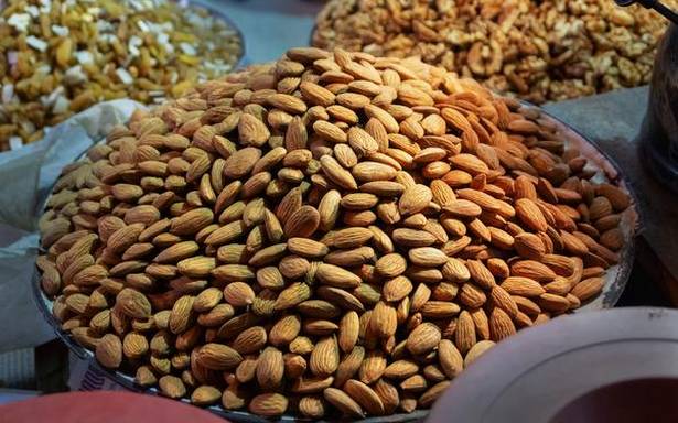 almond nuts 