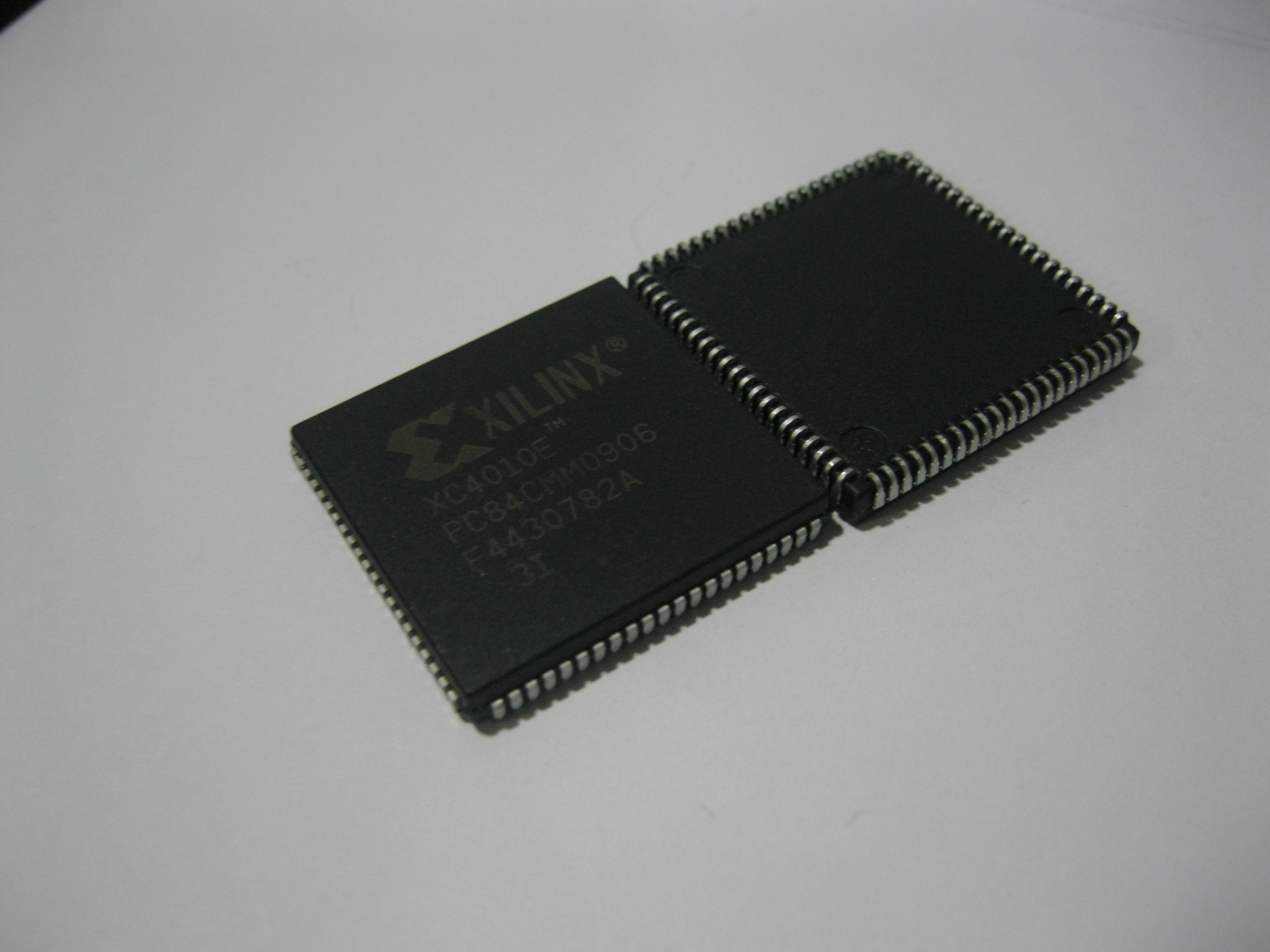 IC,PLCC,XILINX,XC4010E-3PC84I,原装正品现货热卖，附图片。