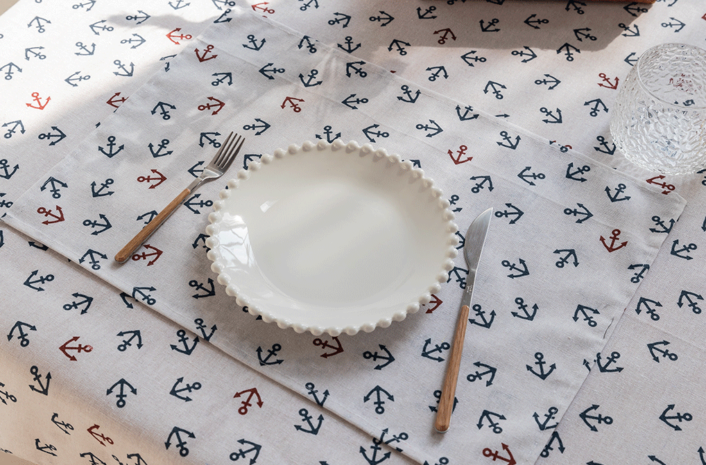 White Tablecloth