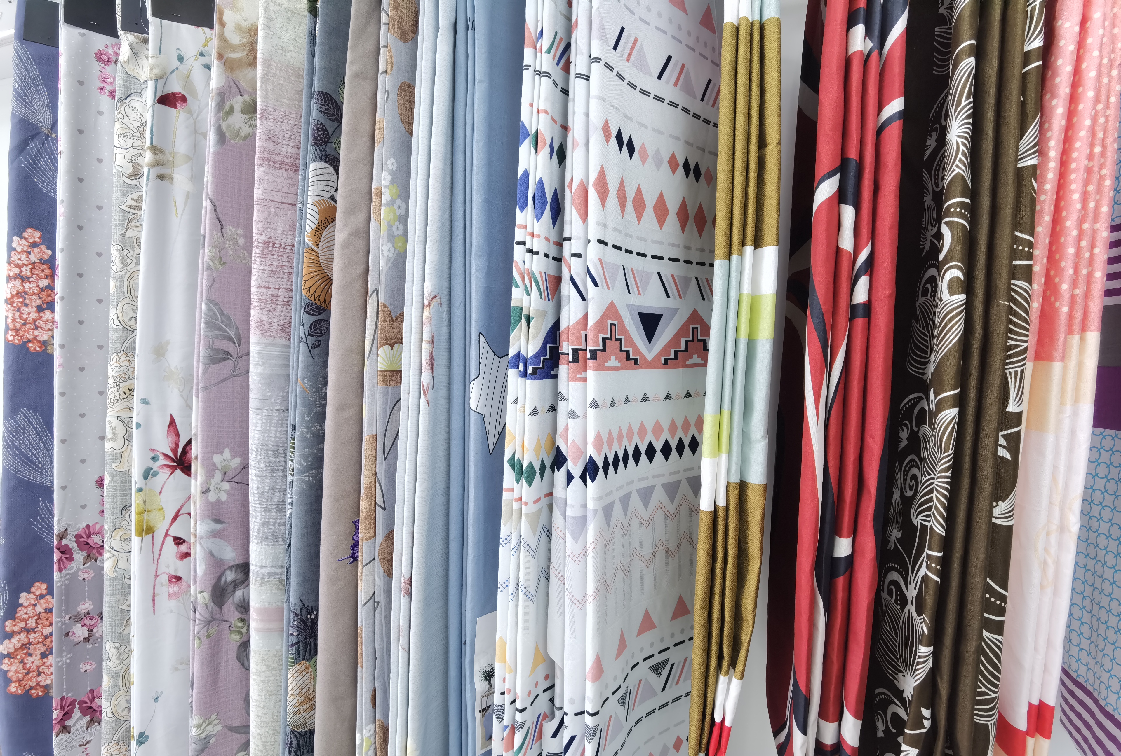 Китай производитель дешевые оптовые полиэфирные ткани и текстильная ткань из полиэстера