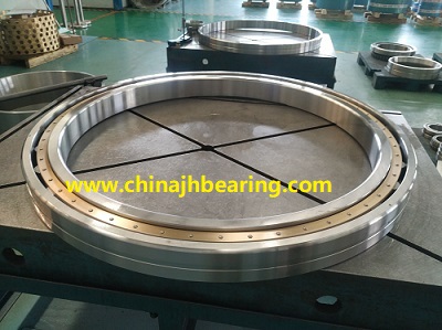 Single row cylindrical roller  bearing N18/1120  1120*1360*106mm  