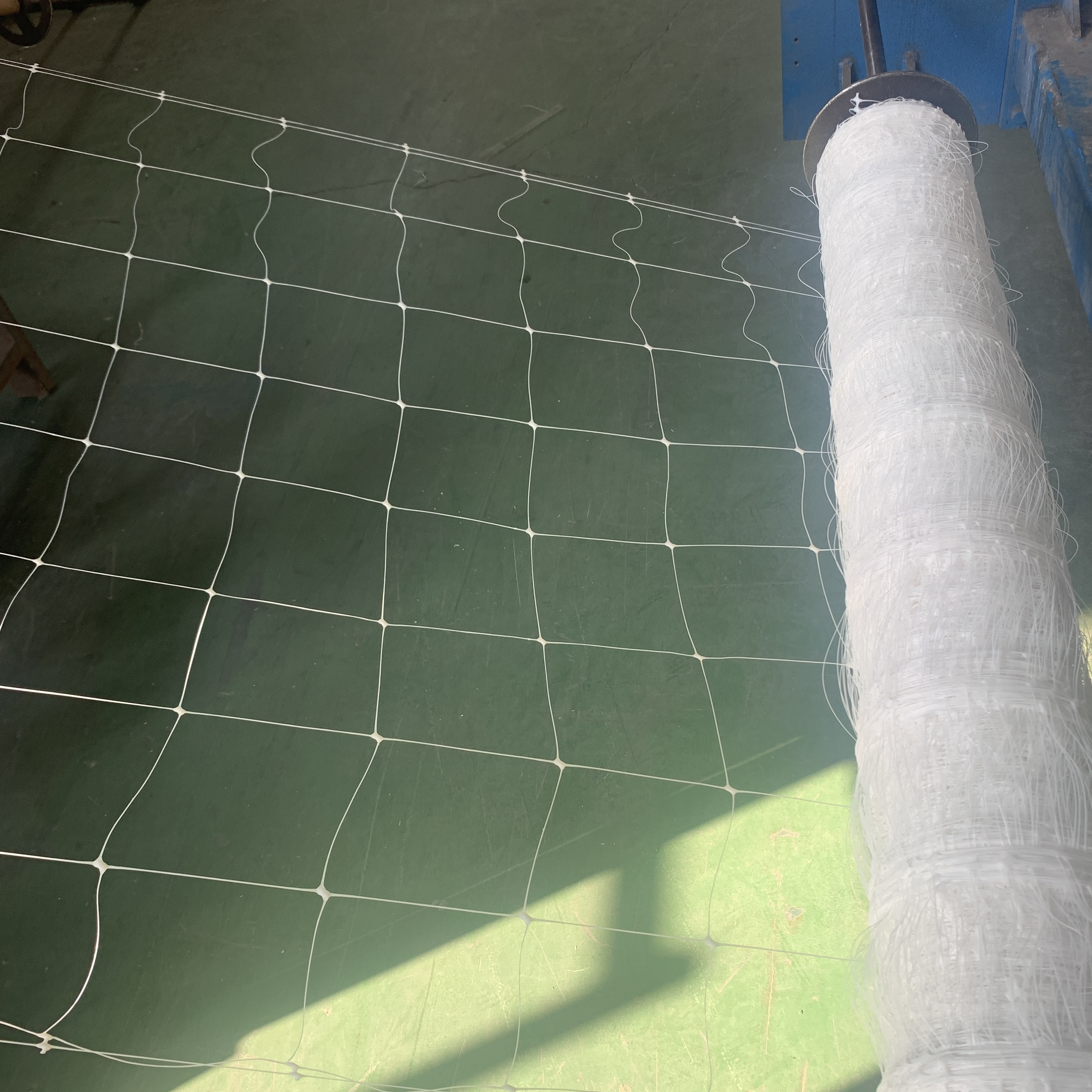 Cucumber Net Trellis Growers Edge Soft Mesh Trellis Netting Bulk Roll 5 Trellis Netting 5 feet Wide 500 Long