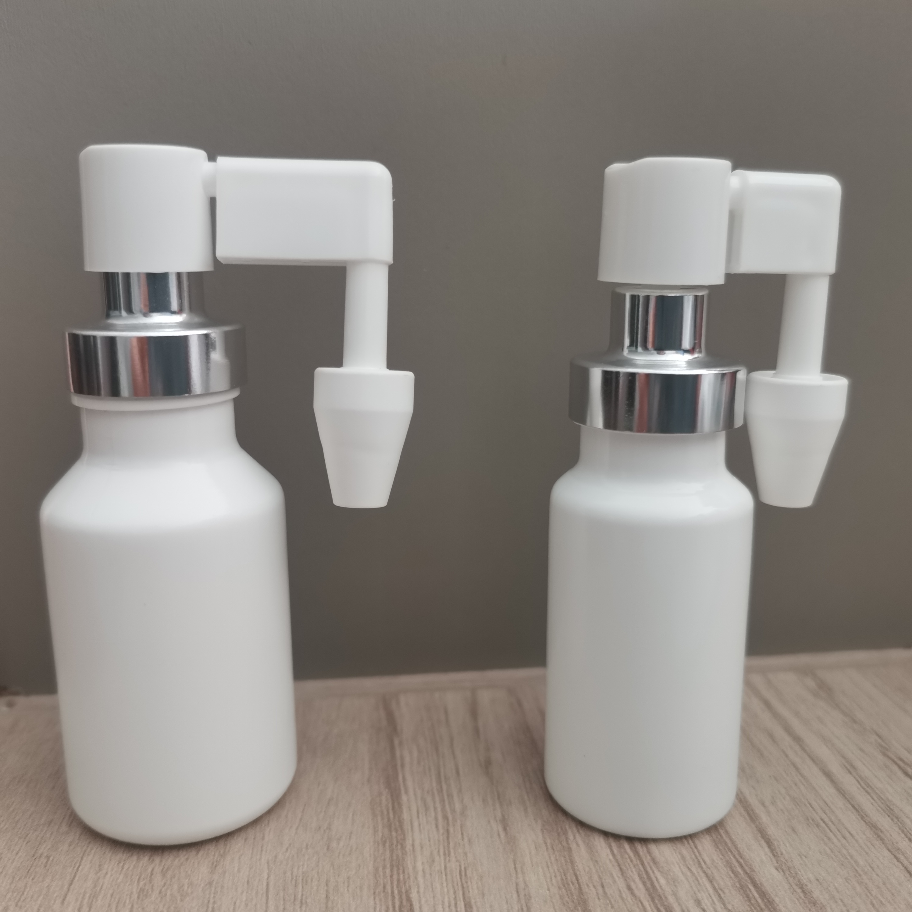 10ml 20ml 30ml 50ml white HDPE nasal throat spray bottle/oral sprayer bottles with long nozzle for medical packaging