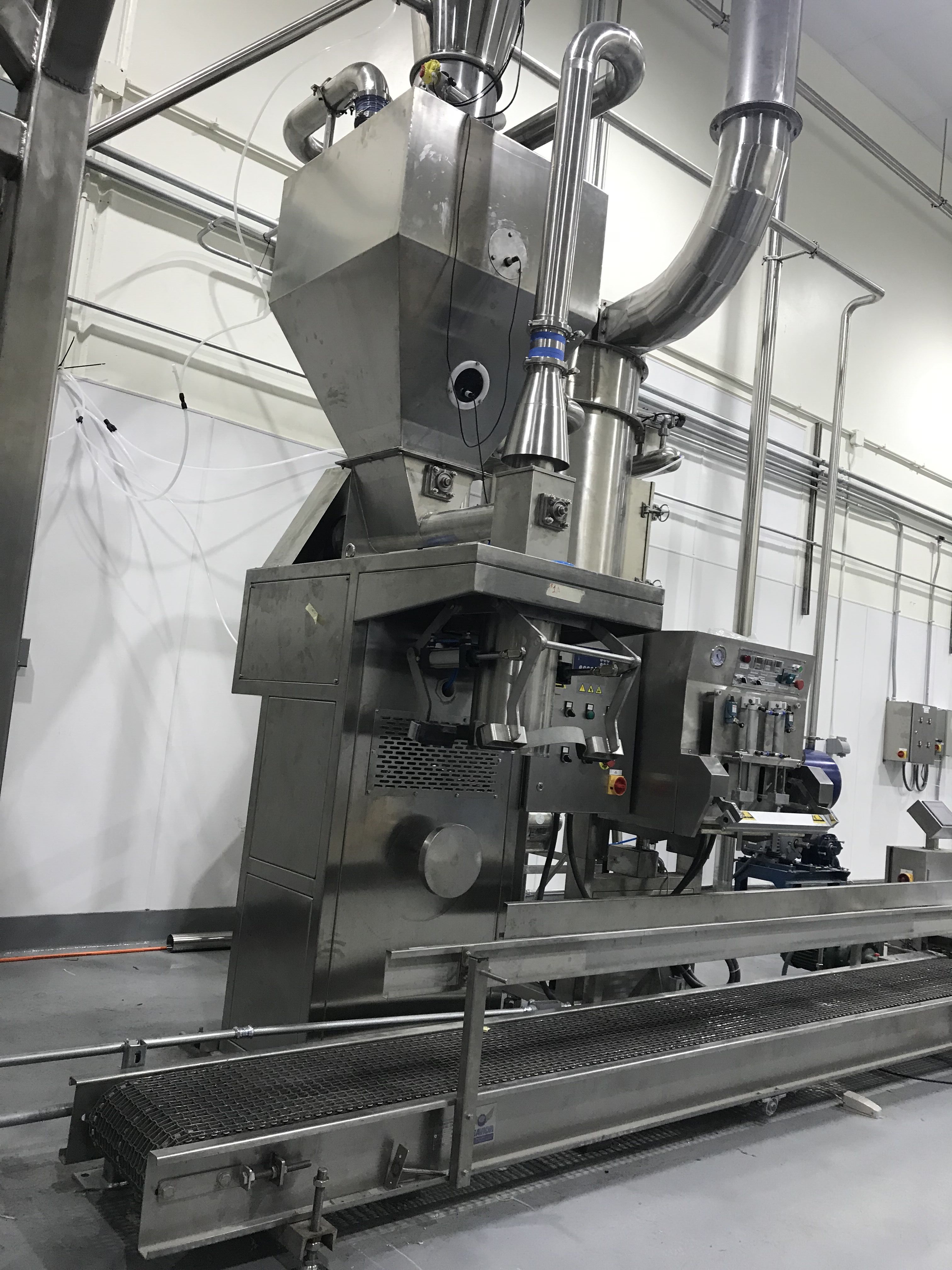 SACKS FILLER & SEALER LINE full automatic bagging machines with palletizer Customized Sacking Wrapping Line Bag Filler & Palletizer System Complete line of Weigh – bag – stitch – Apply sticker - stack