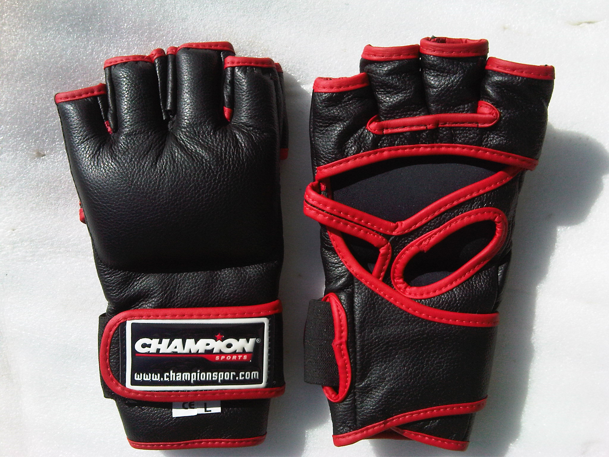 Перчатки для MMA (Mixed Martial Arts, боев без правил, миксфайта)
