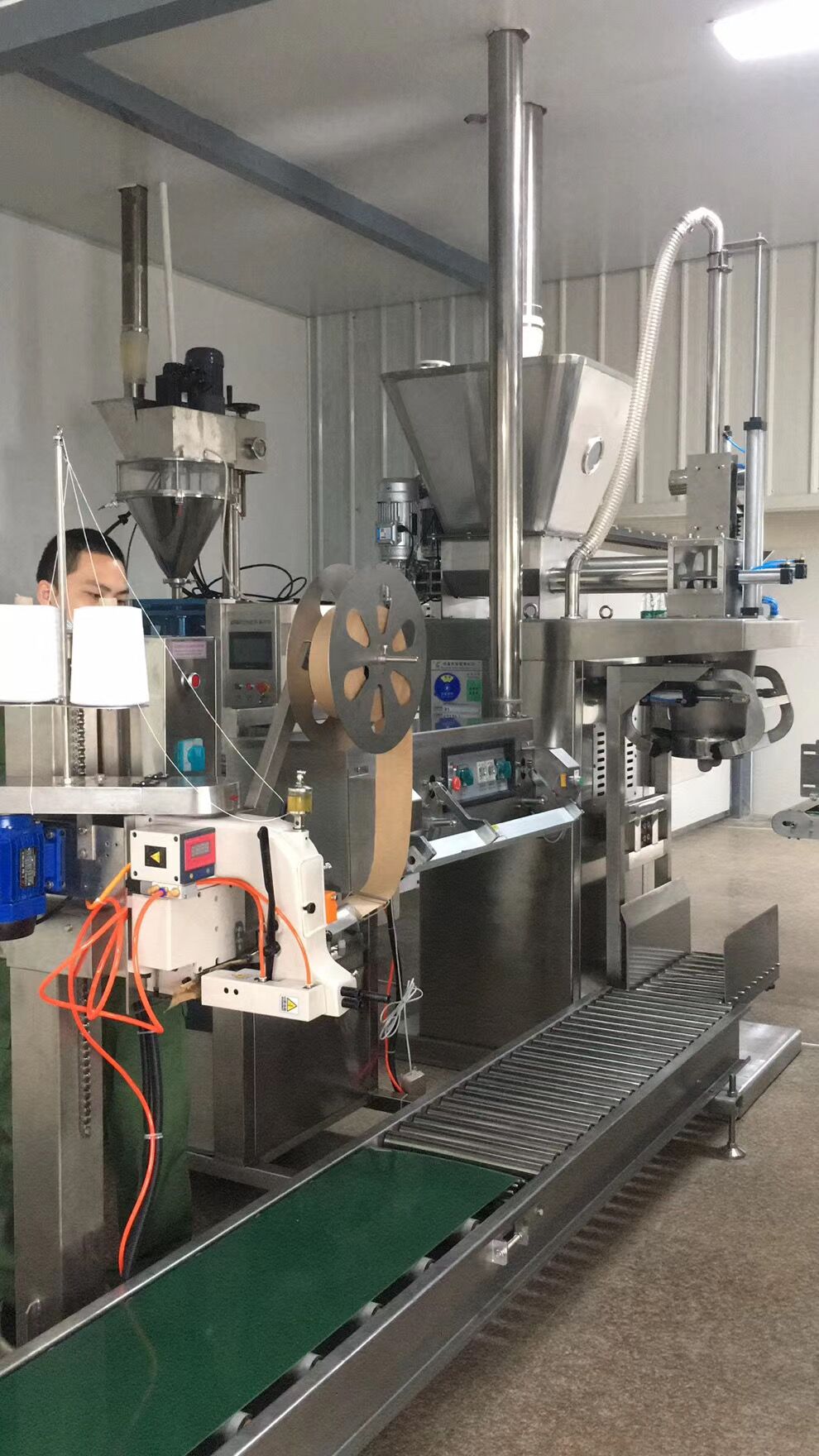vitamin and mineral premix packaging machine Grower Mash bagging machine full automatic packing machine, automatic bagging, palletising and wrapping line, automated bagging machine and palletizing lin