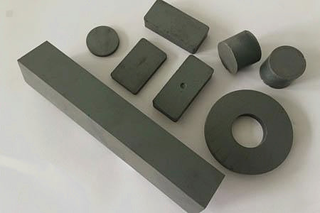 Ferrite/Ceramic Magnets