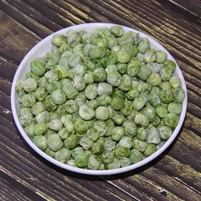 Dried green peas