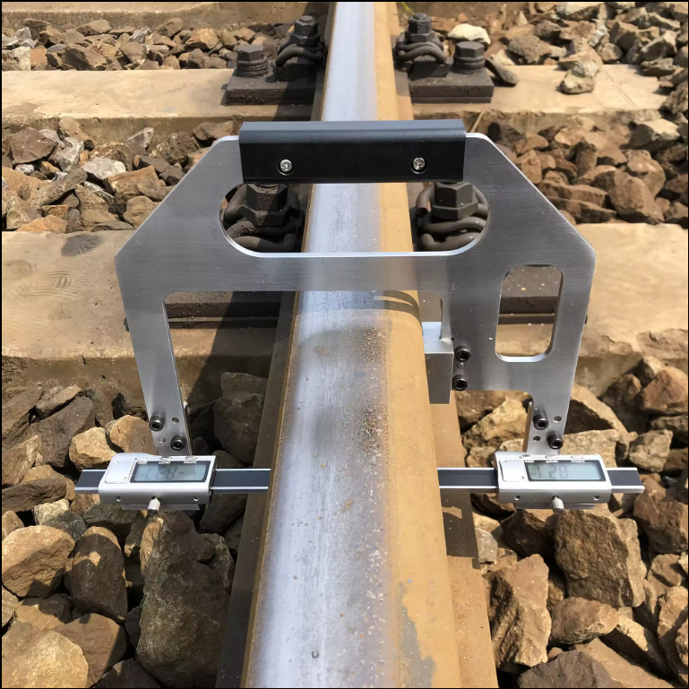 Digital Rail Wed Wear Offset Measuring gauge for track wear inspection battery charge equipment for rail track