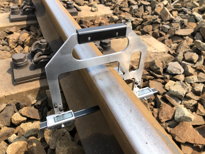 Digital Rail Wed Width and Wear Measuring Gauge