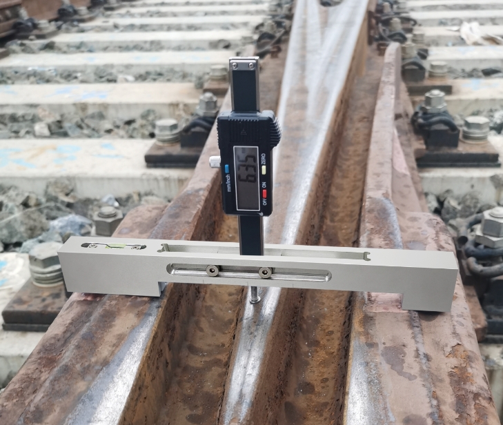 Digital Switch Rail Height Gauge