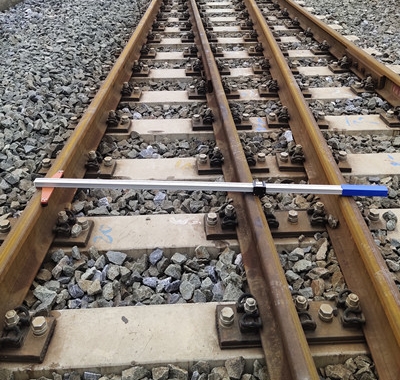 Digital Rail Offset Ruler