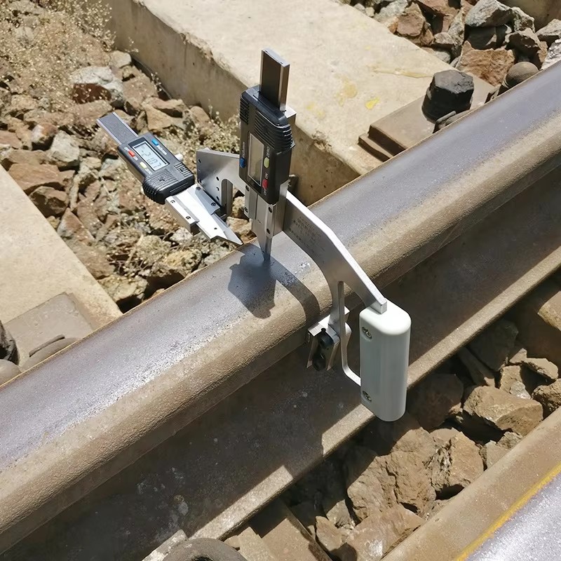 Rail feeler for railway measurement