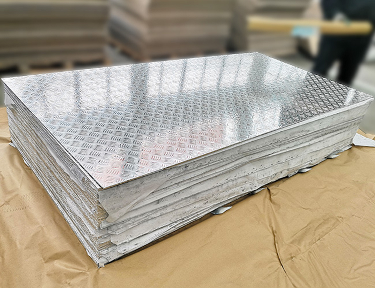 Customized 1.2-7.0mm patterned aluminum sheet for anti-skid use in automobiles/ships 5052 5083 3003