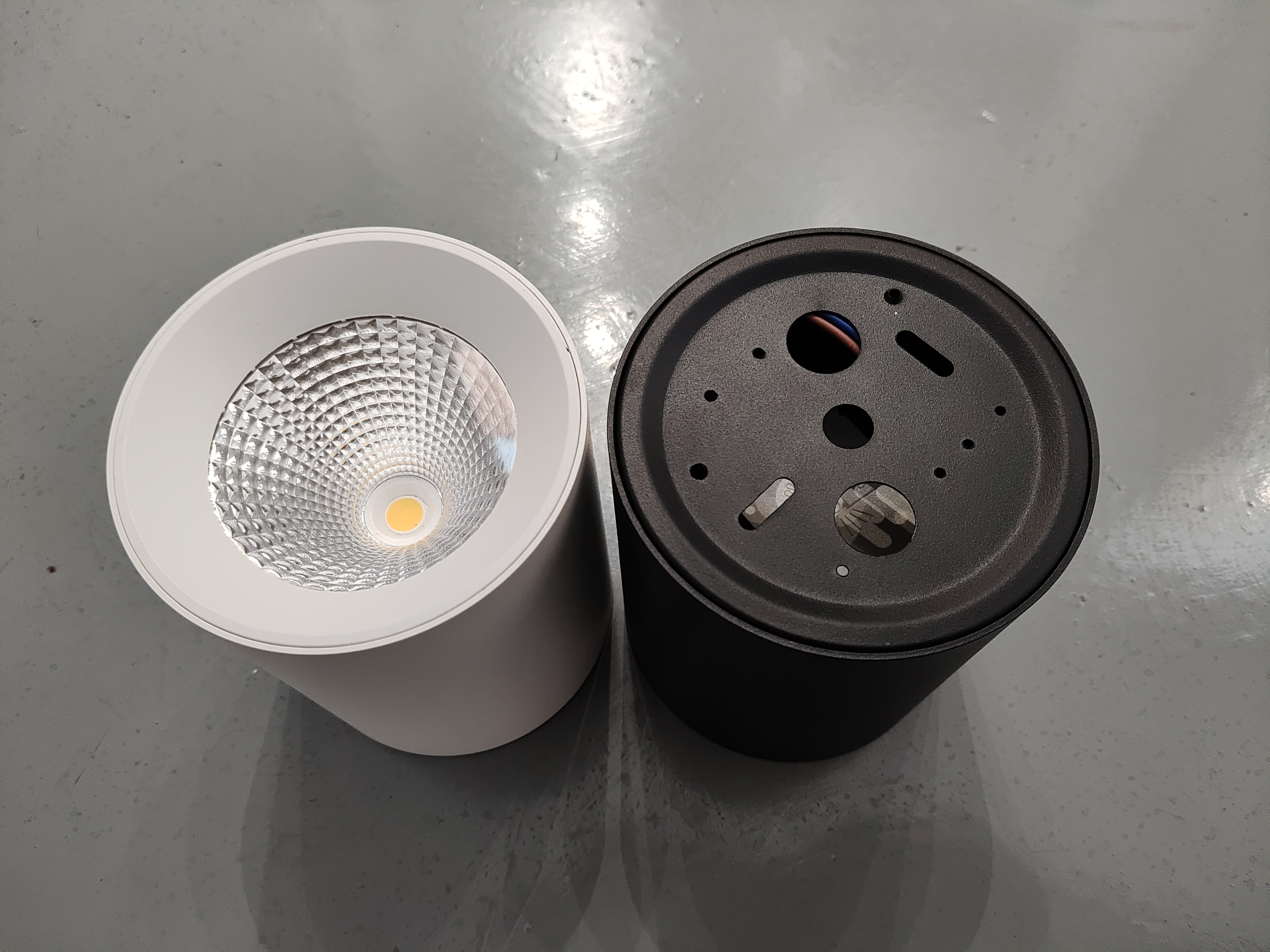 LED surface mounted circular COB spotlight