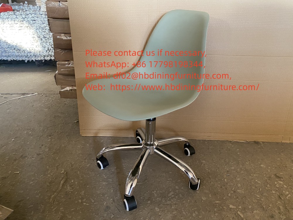 Plastic dining chair