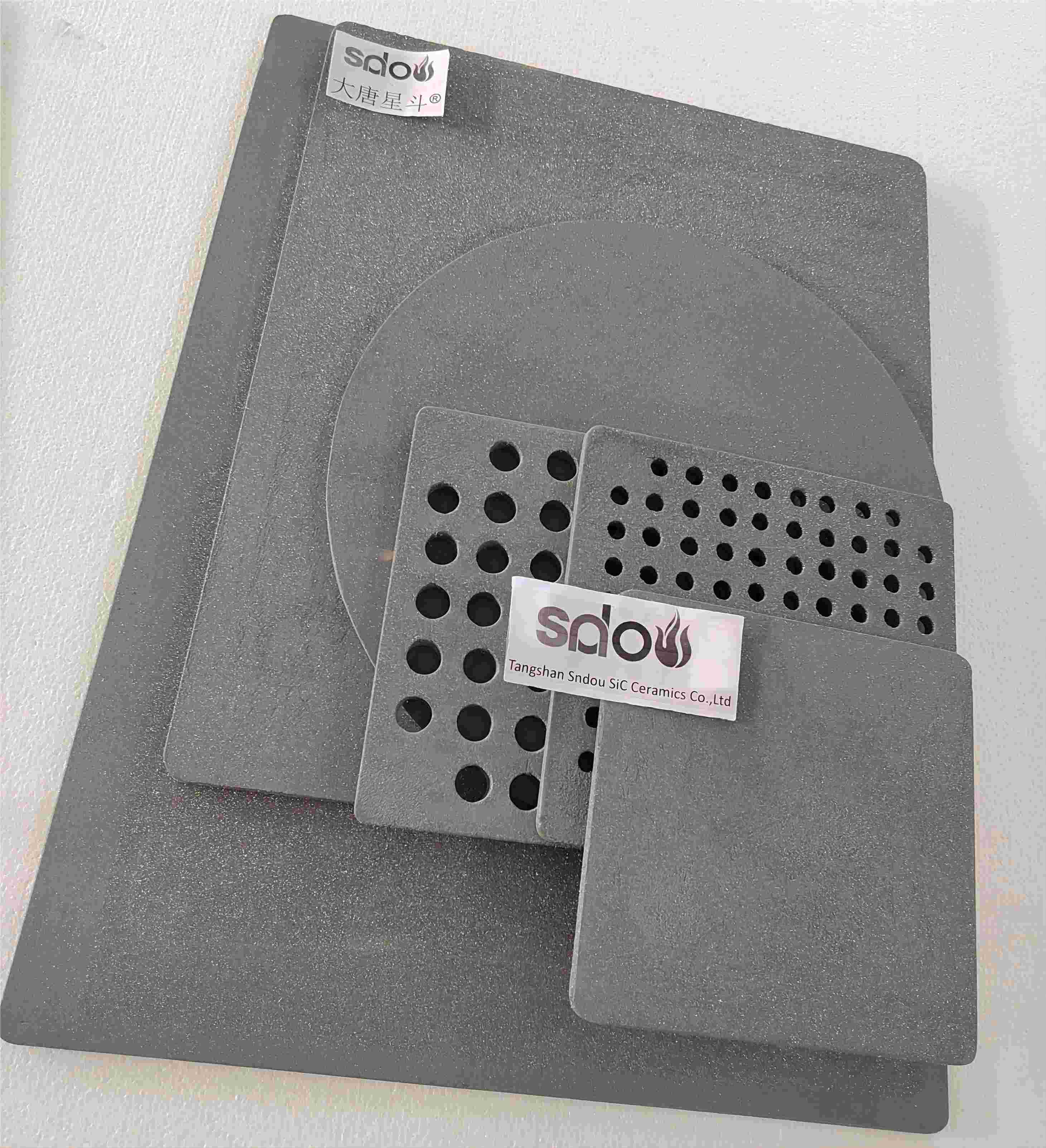 RSiC plates for ceramic kiln furniture