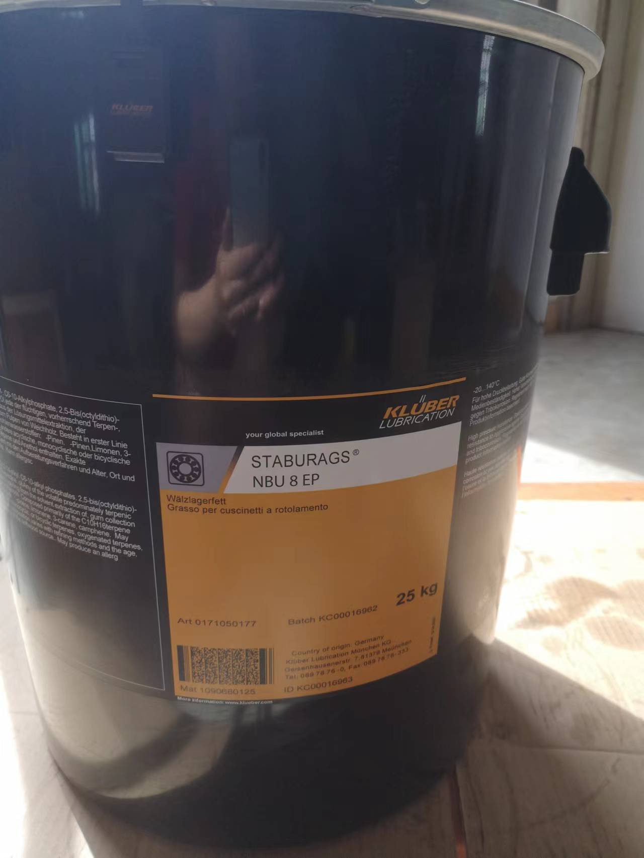 Kluber Staburags NBU 8EP 25kg Long-Term Grease