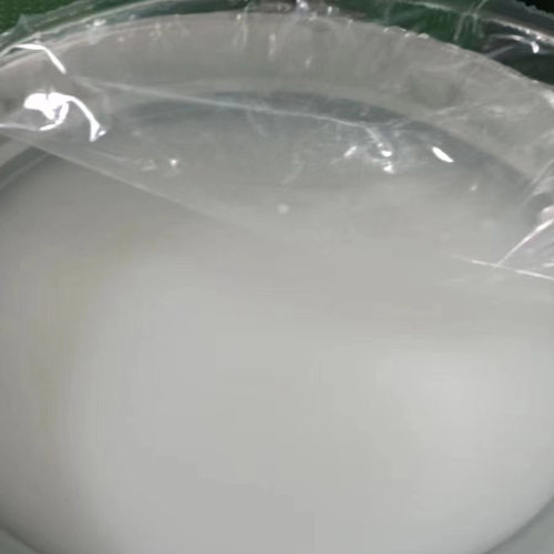 Industry grade petroleum jelly for waterproofing