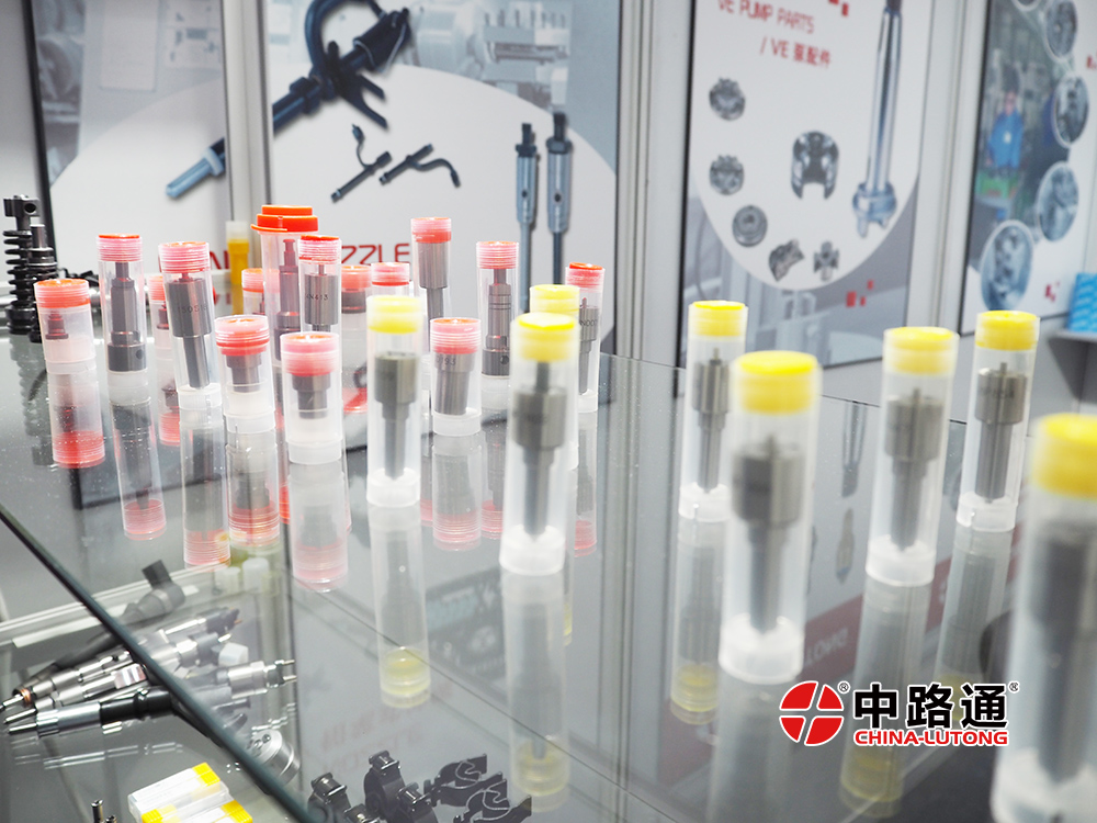 Diesel Fuel Injector Nozzles L349PRD Diesel Fuel Injector Nozzles M0008P155