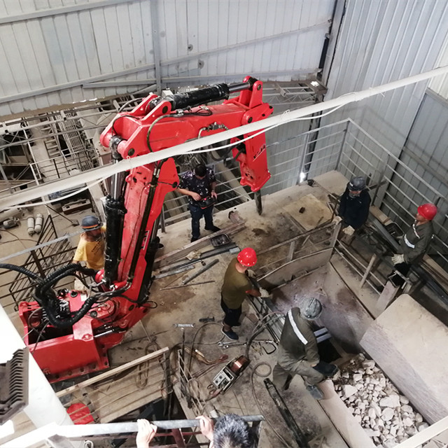 YZH pedestal boom breaker