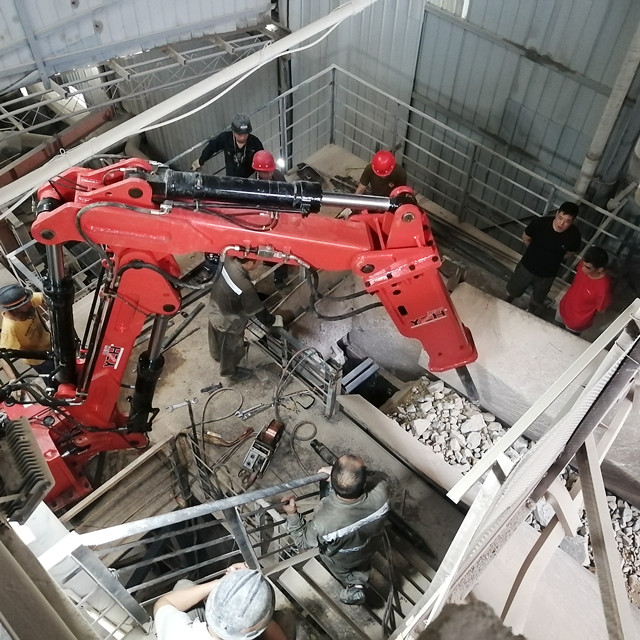 YZH pedestal boom breaker