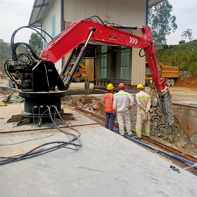 Fixed Rockbreaker Boom System