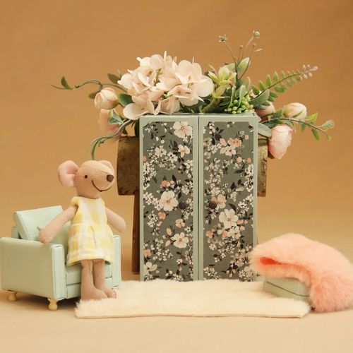 Suitcase Dollhouse Cloth Travel Dollhouse Wardrobe Set