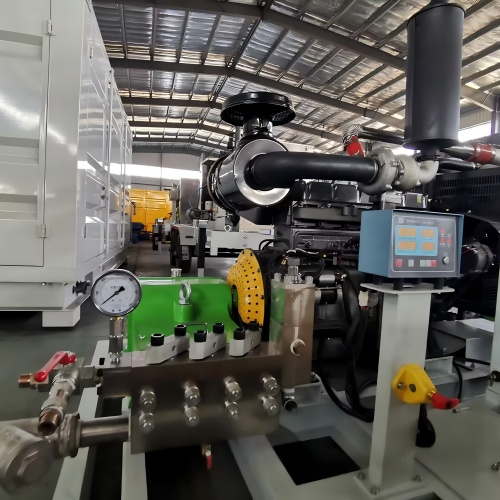 High pressure plunger pump for testing metal pipes