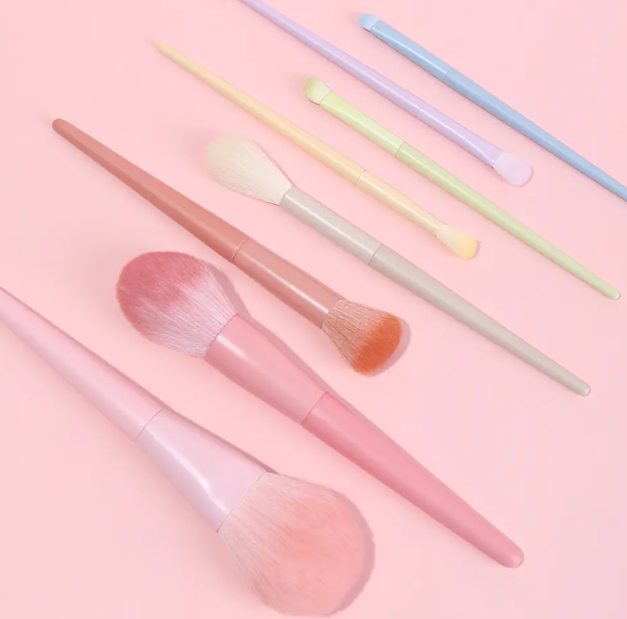 The 8PCS Rainbow Make Up Brushes Set