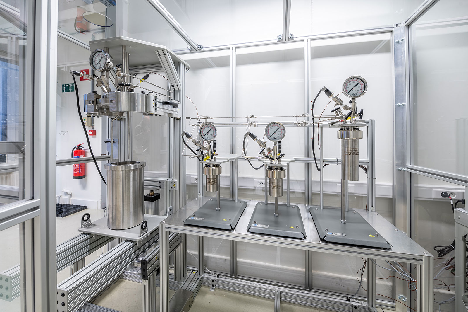 Chemical Reactor Cleaning System