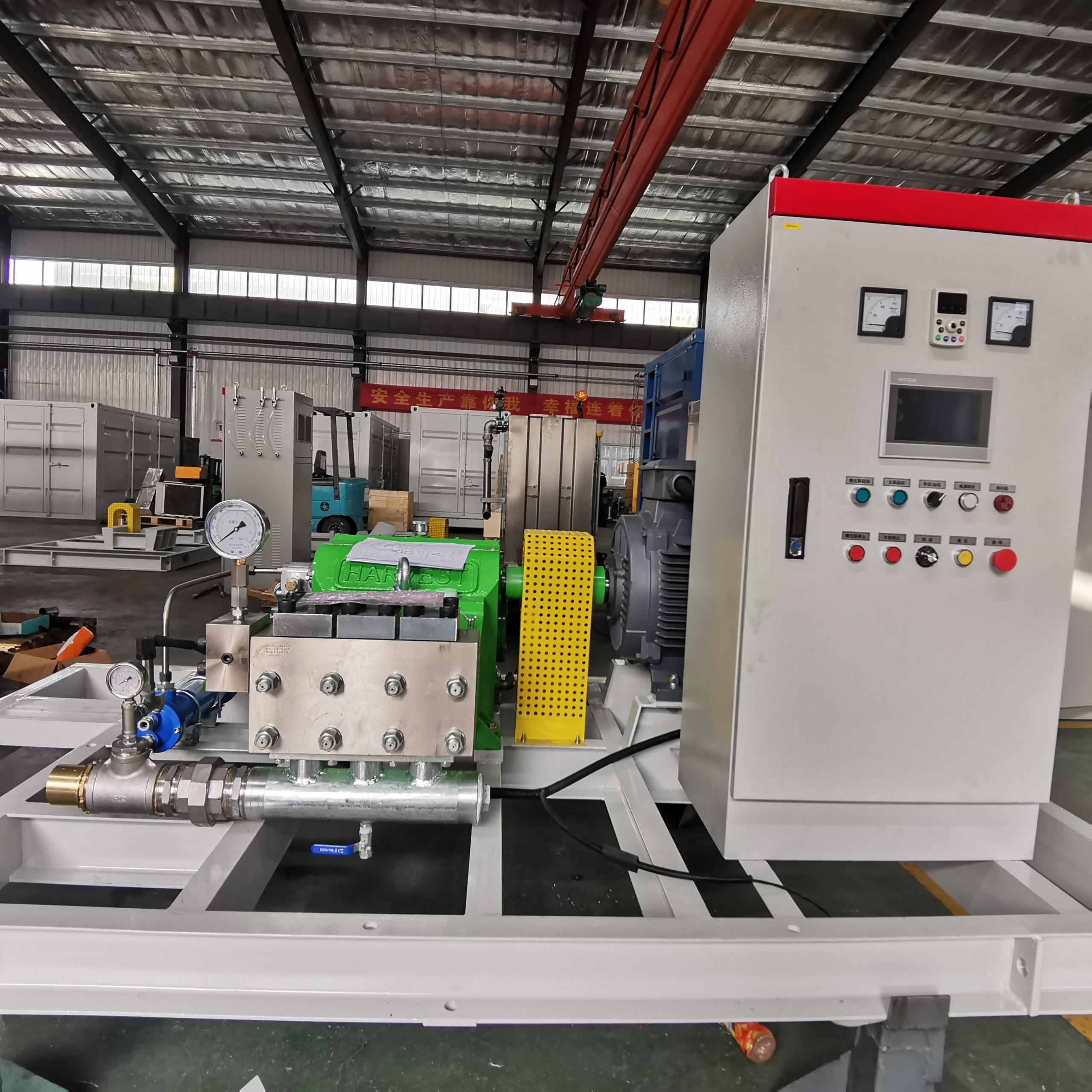 Low - temperature - rise energy - saving oilfield water injection unit