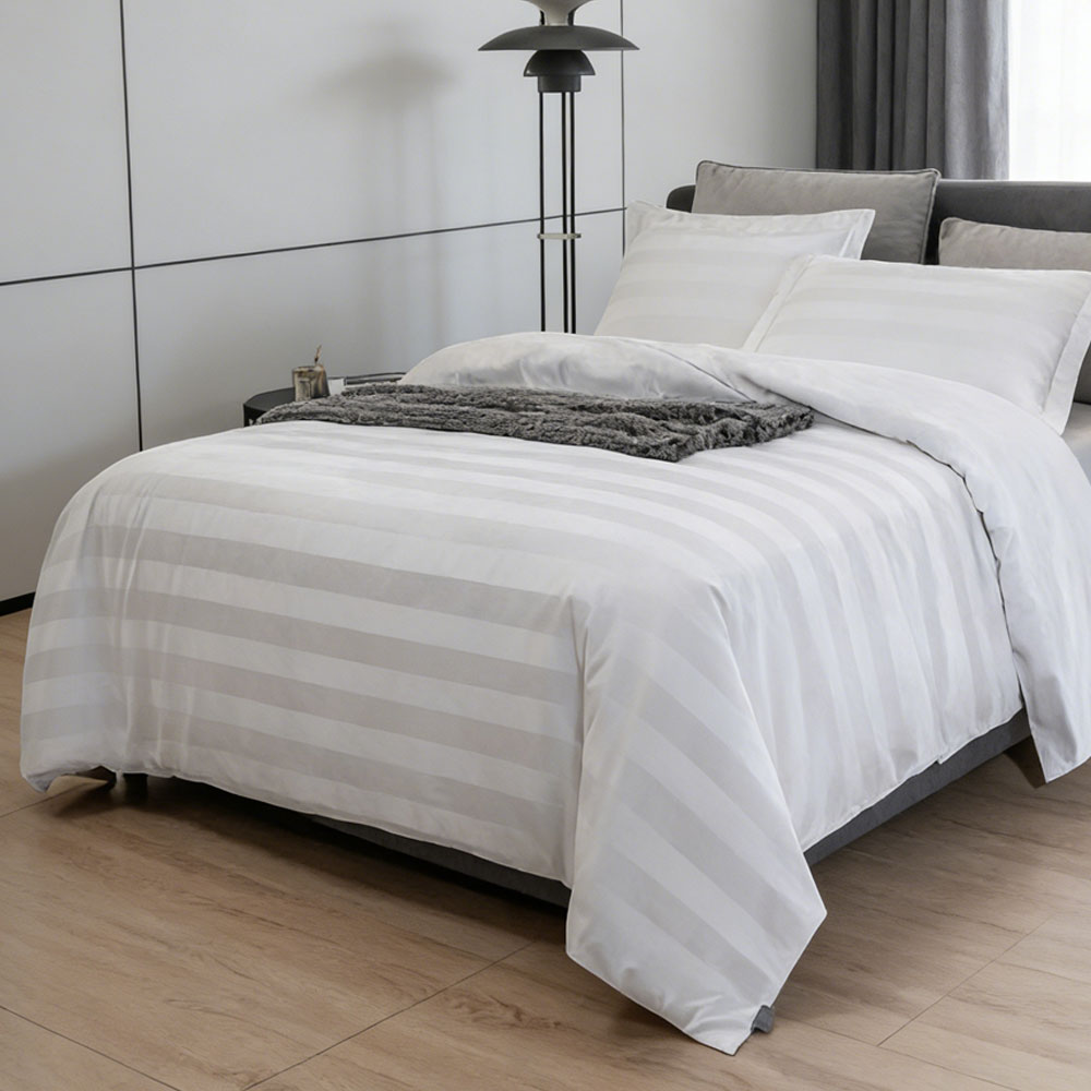 Fashionable Stripe Bedding Set