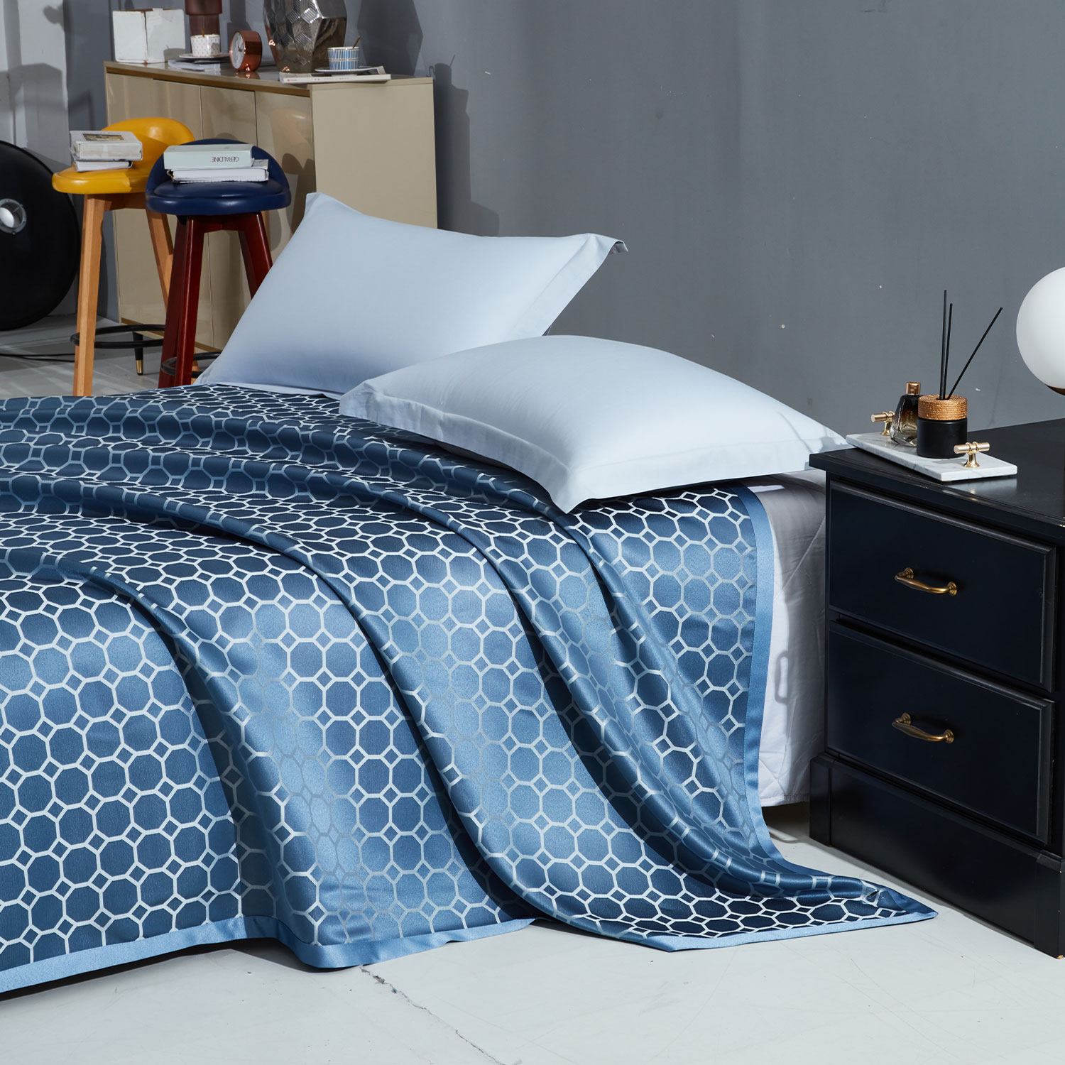 Luxury 4-Piece Woven Polyester/Cotton Bedding Set Flat Bed Sheet Set All-Season Soft Bedding Linen