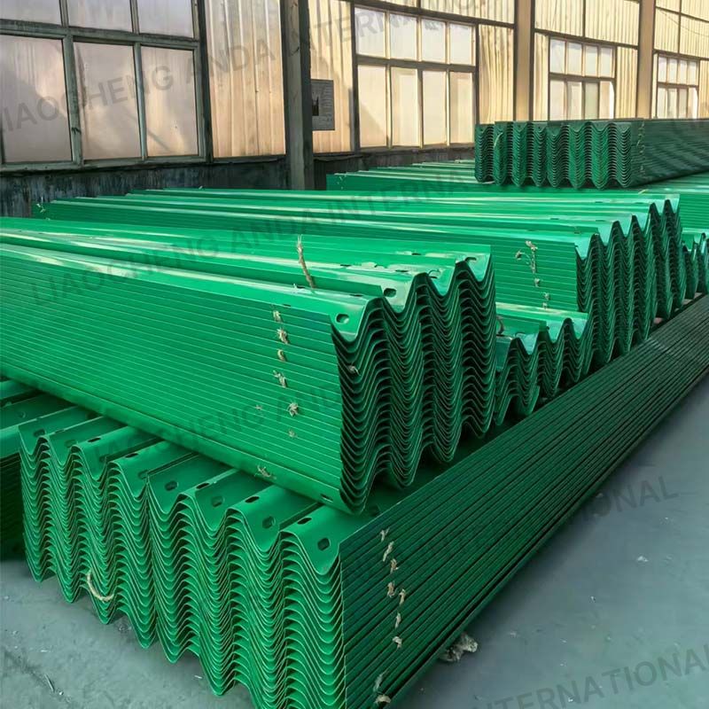 Plastic Spray Corrugated Guardrail